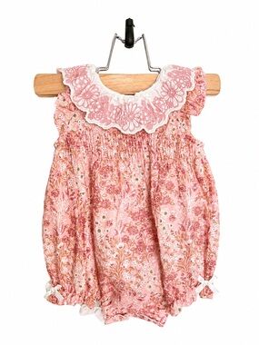 cupcakes & cashmere Pink Floral Baby girl Romper with Lace Trim - 6-9m